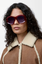 Loewe Sunglasses LW40181I 66Z